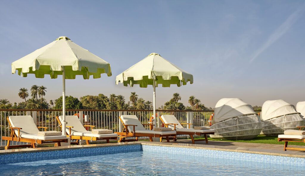 AmaDahlia_SunDeck_Pool_2023