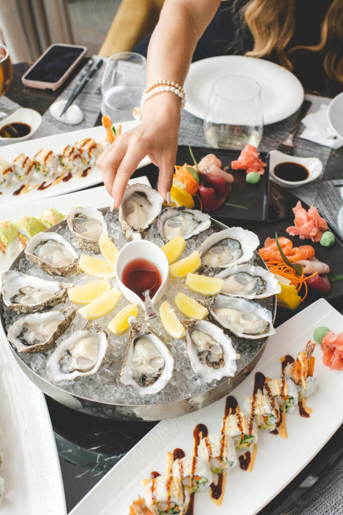 CEL_AX_Raw_on_5_Oysters_2