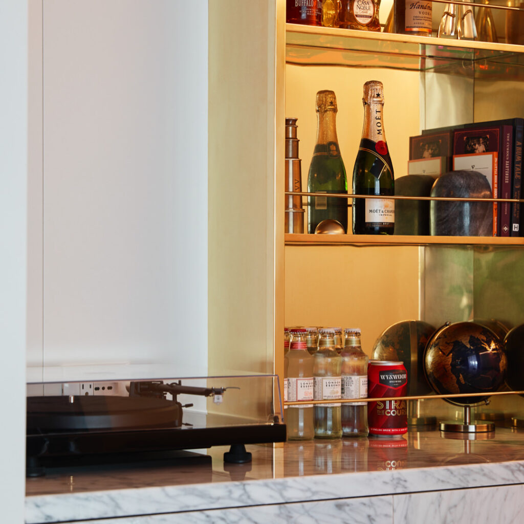 Cheeky Corner Suite bar detail