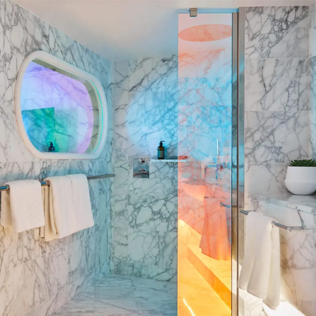 Massive Suite bathroom