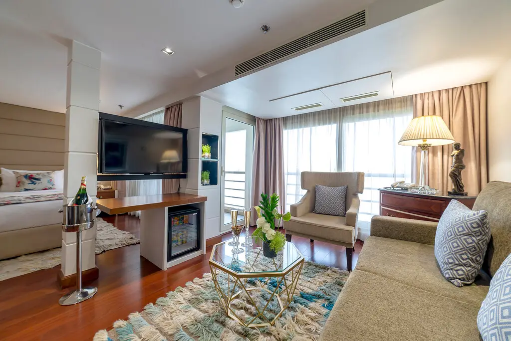 Medium RGB-LEX-Ship Sun Goddess Interior PS01