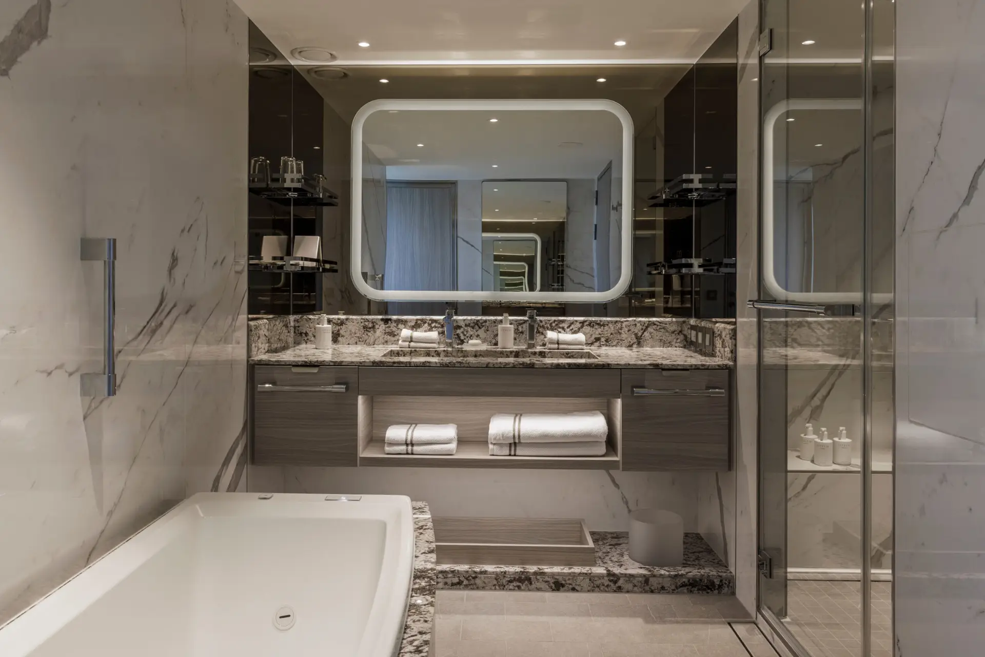 SSC_RA_ShipInterior_MasterSuite_0889