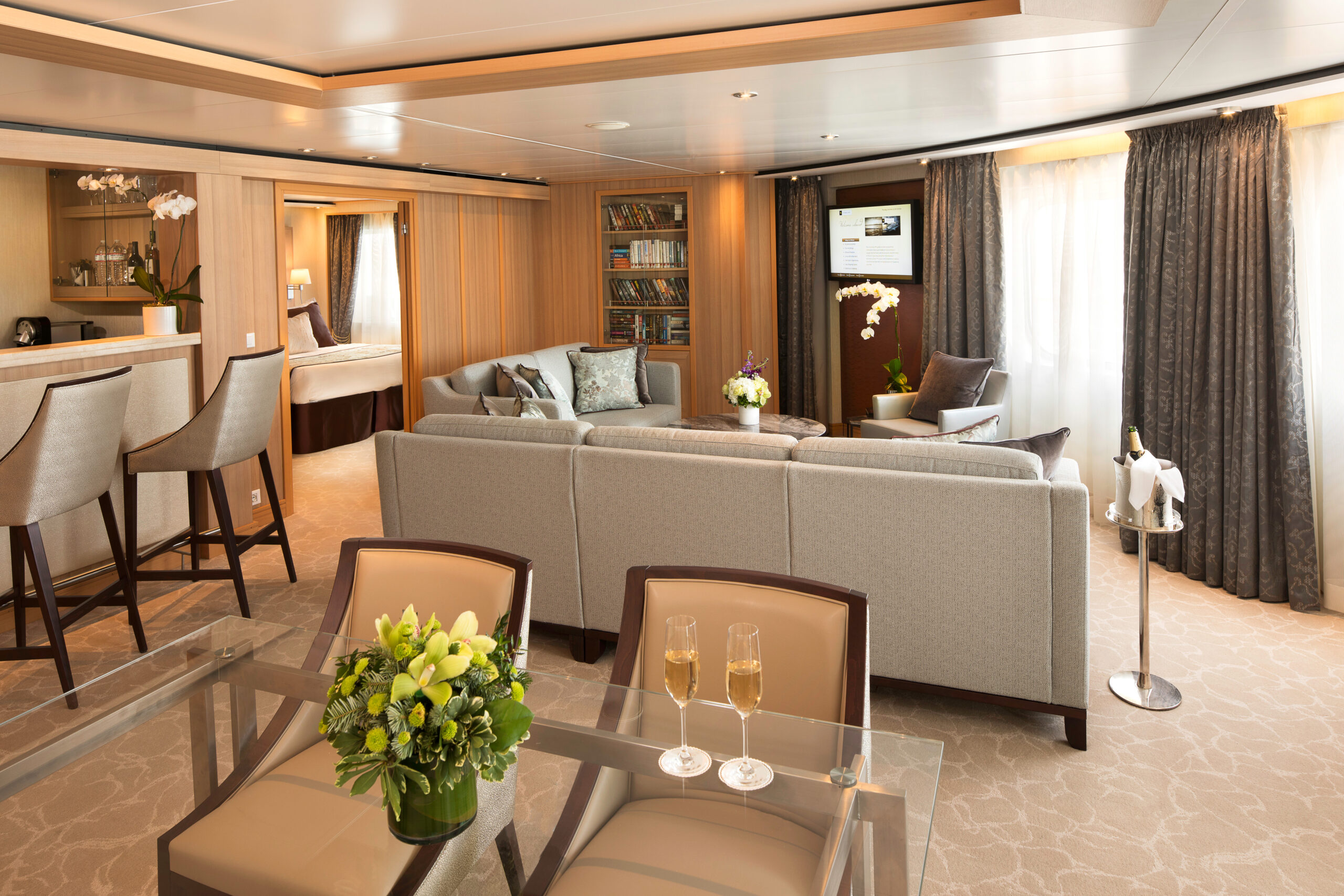 Seabourn OSQ Signature Suite (1)