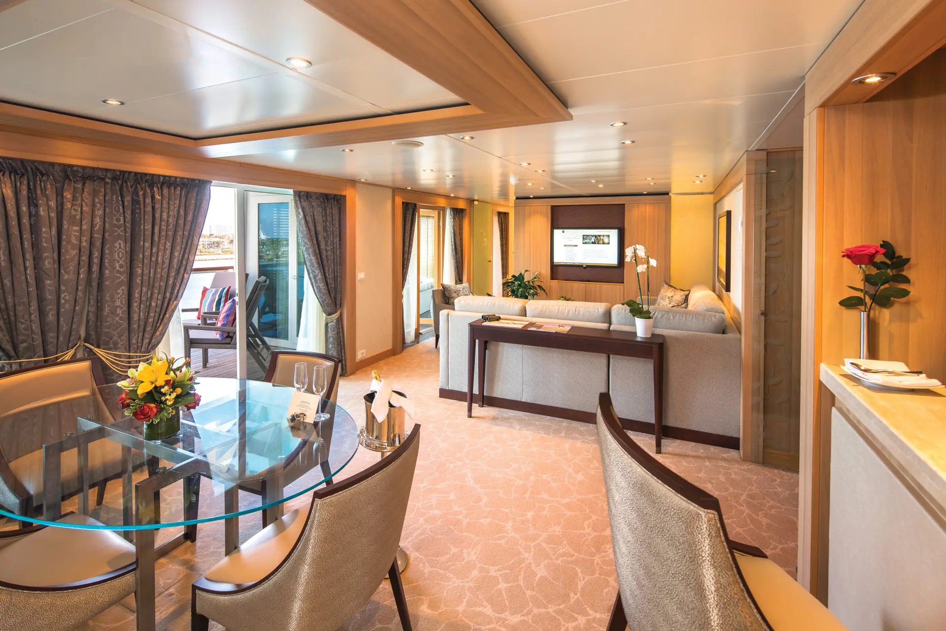 Seabourn Sojourn WINTERGARDEN SUITE_cc