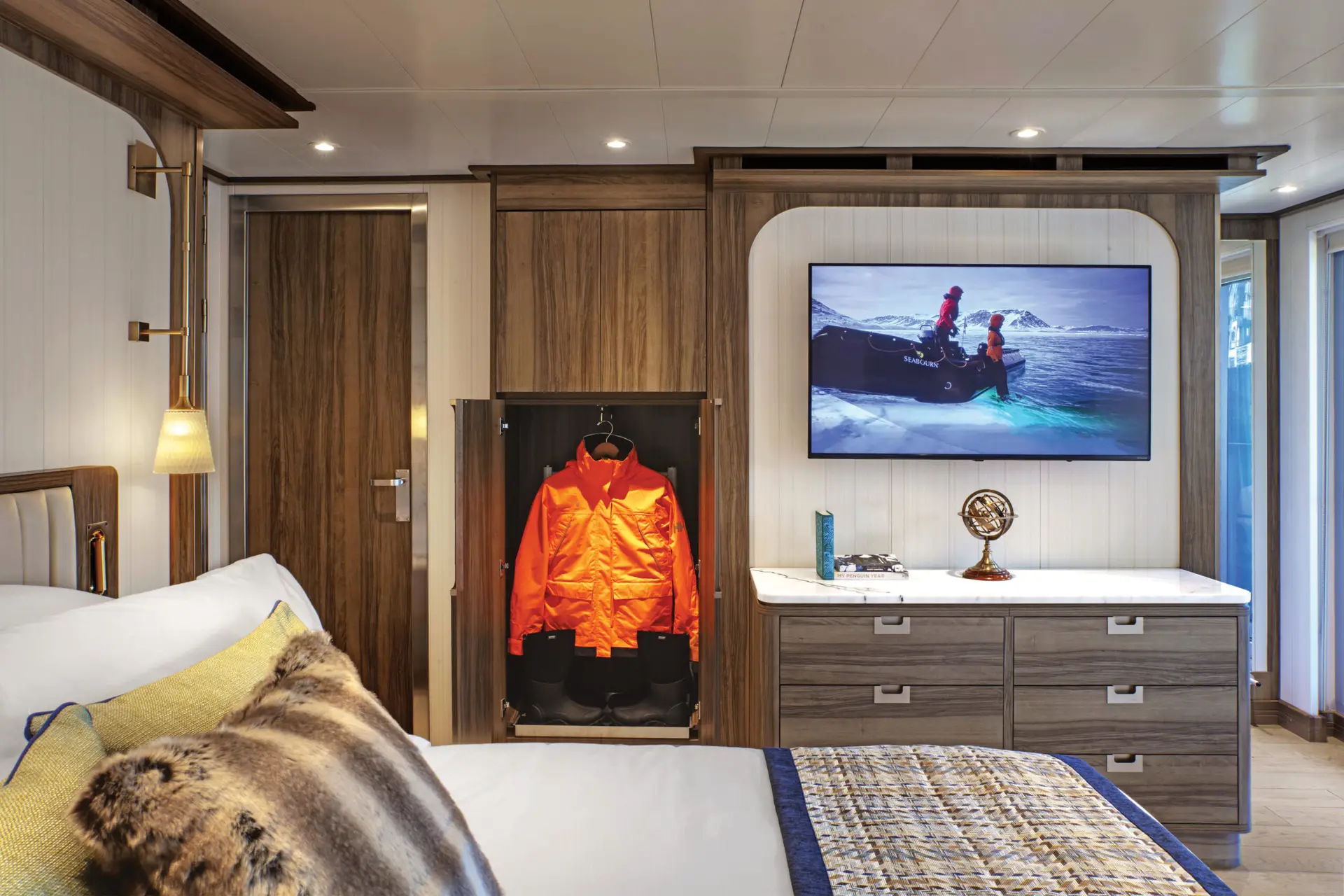 Seabourn Venture Arctic Coat in Suite