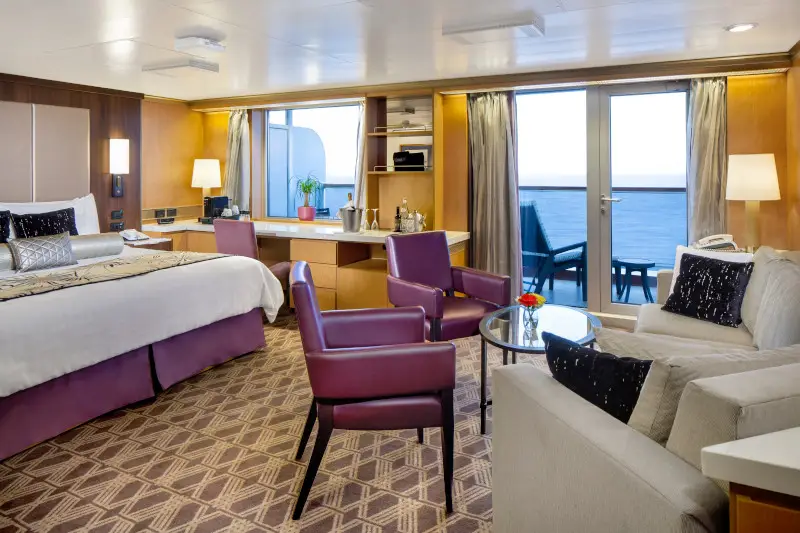 Neptune Suite Cat. SA - Bedroom - Room #7087 Midship Starboard
Zuiderdam - Holland America Line