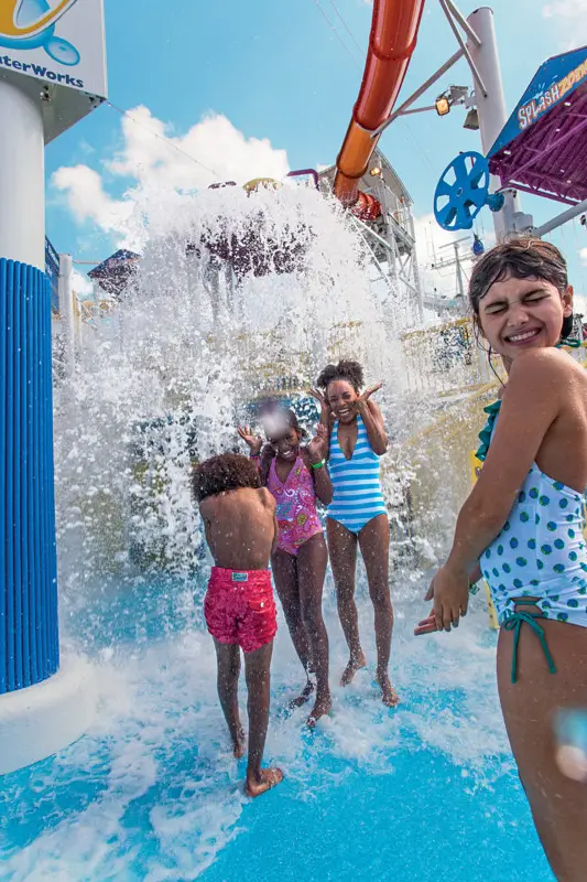 CL_WtWk_KidsFountain03