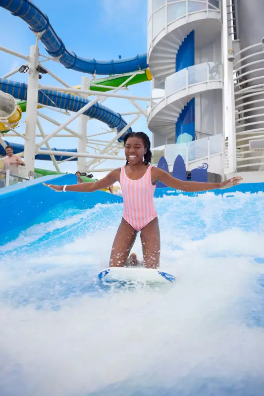 RCI_FR_022023_CC_AHendel_Flowrider_2095