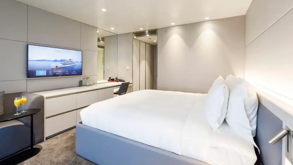 ECYC-Balcony-Suite-003